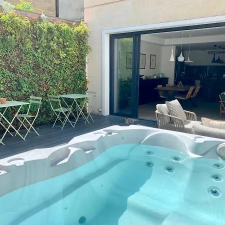 Bed & Breakfast La Maison Odeia Centre
